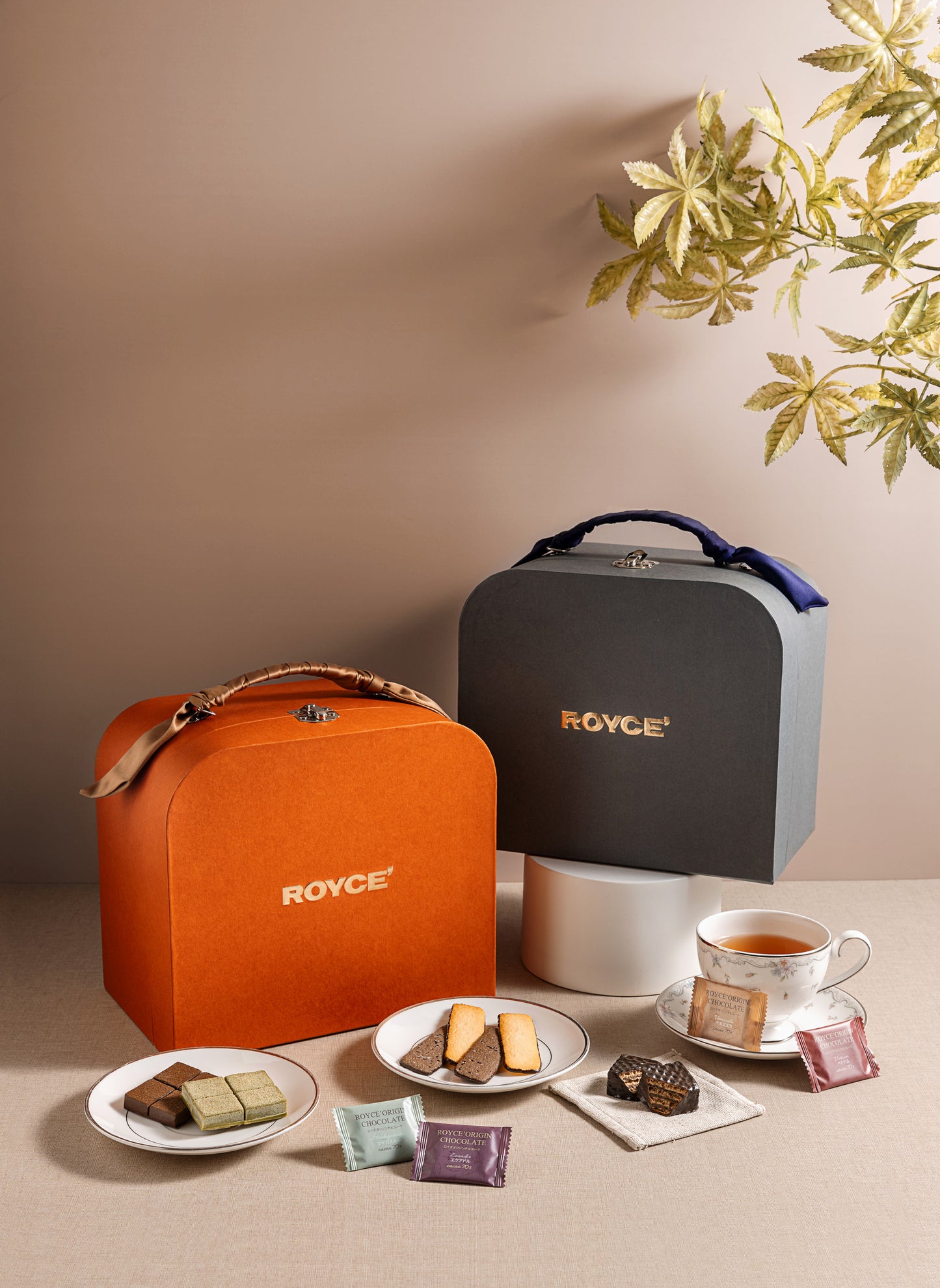 ROYCE CHOCOLATE - LUGGAGE COLLECTION C