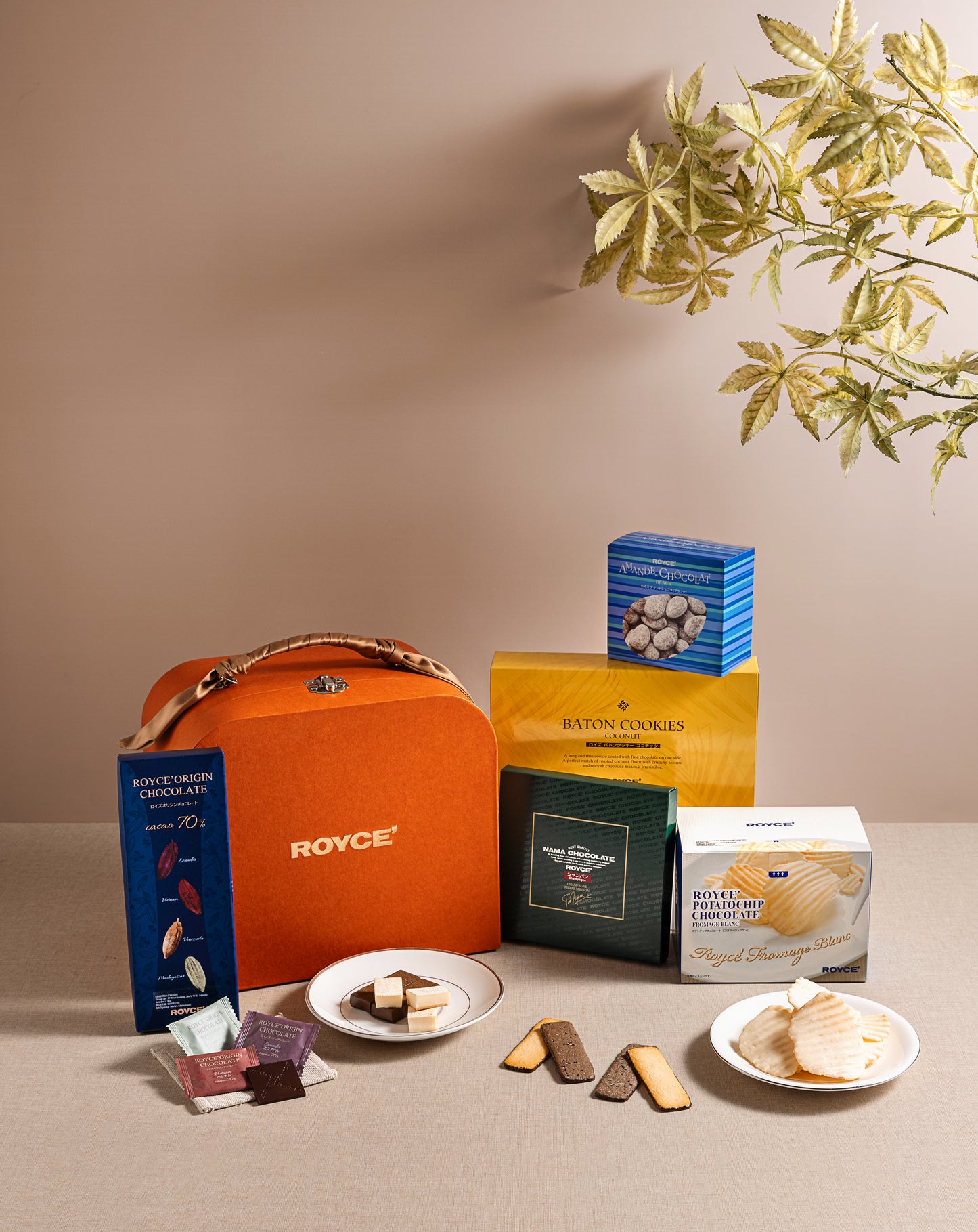 ROYCE CHOCOLATE - LUGGAGE COLLECTION A