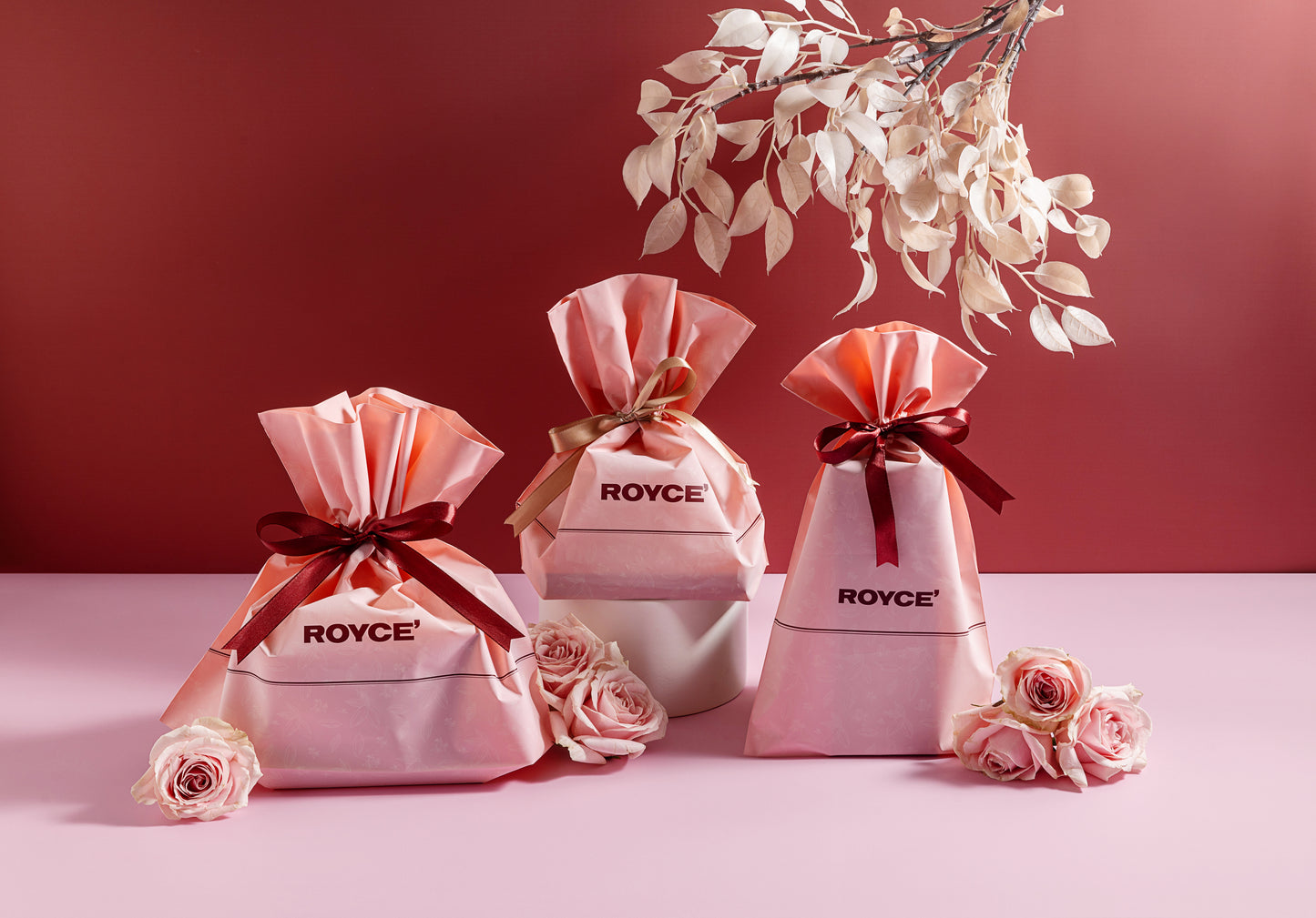 Gift wrapping ROYCE' CHOCOLATE